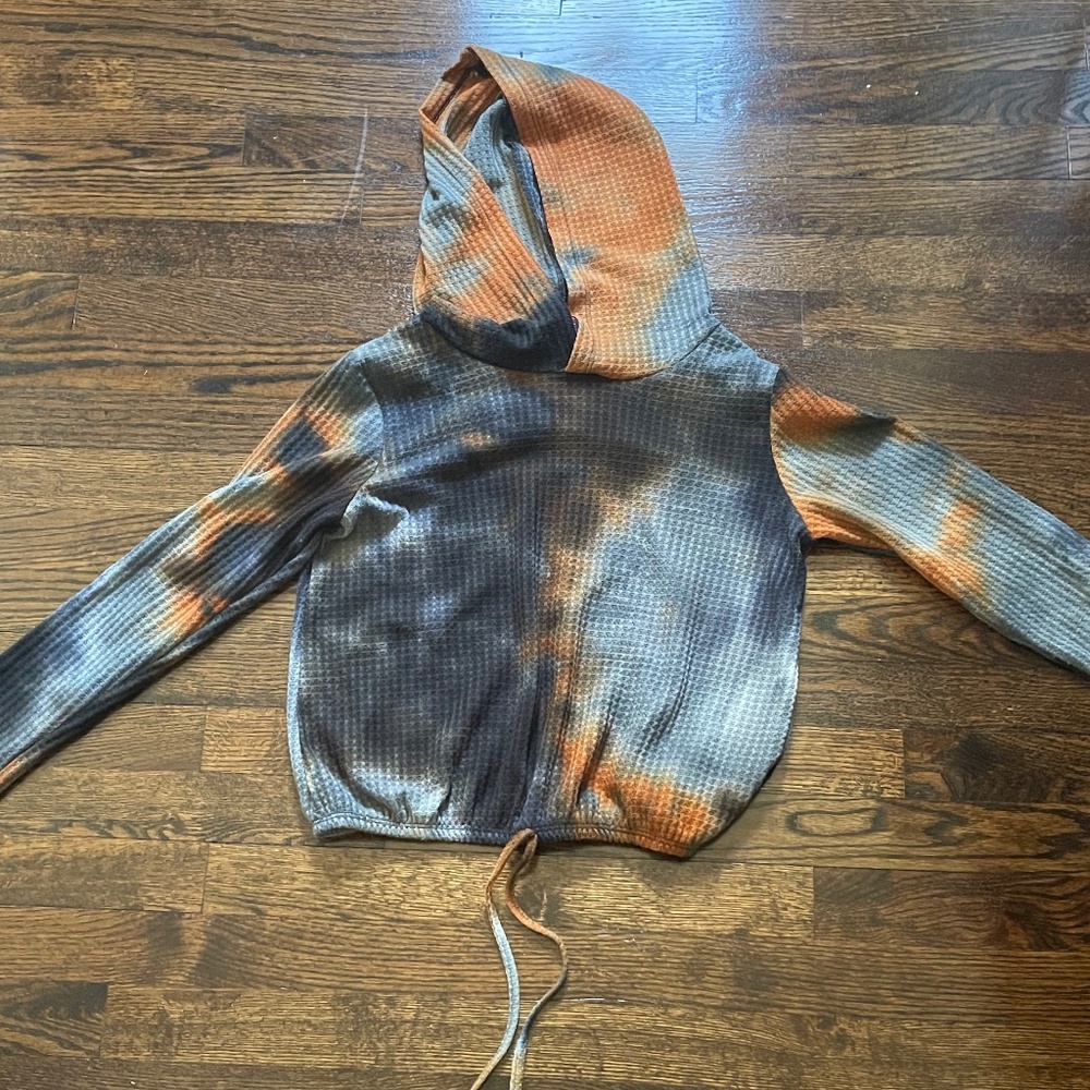 Sweatshirt I Discreet Womans size medium sweatshirt